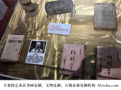 洪江-被遗忘的自由画家,是怎样被互联网拯救的?